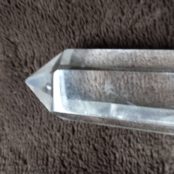 Quartz gemstone healing stone - Picture 3 of 5
